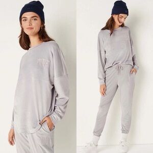 Victoria’s Secret Pink Velour Varsity Crewneck Pullover Lavender SZ M